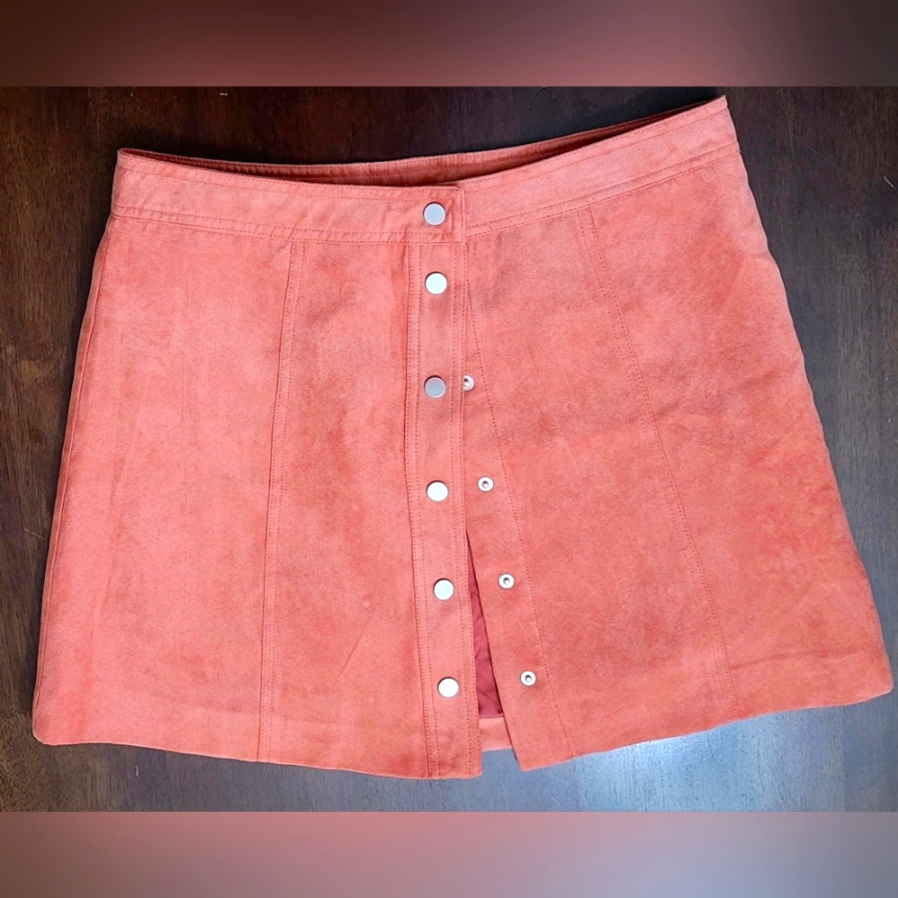 H&M Snap Button Skirt. Size 12.